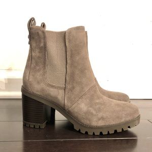 UGG Hazel Ankle Boots
